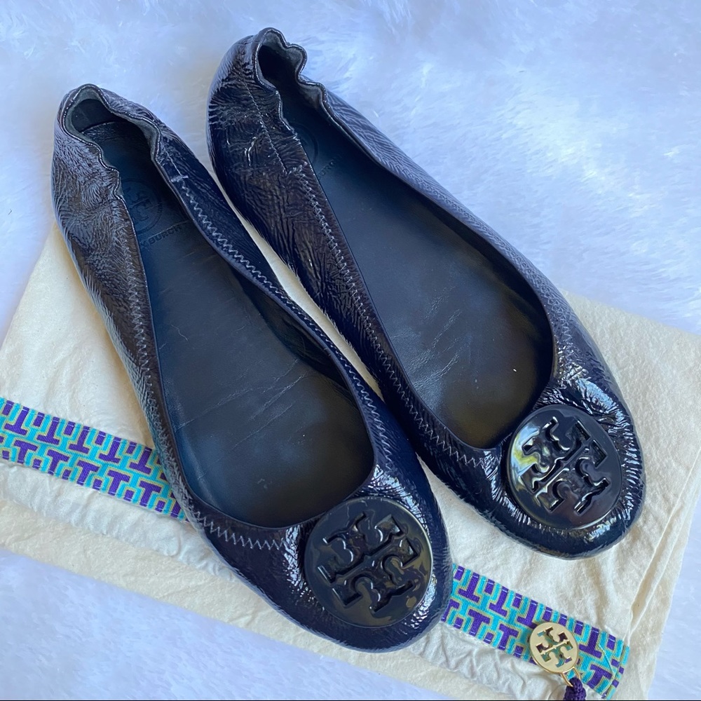 Tory Burch navy blue patent leather flats & bag